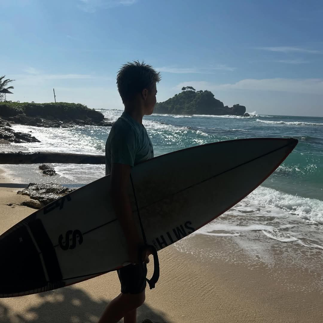 Cricket Legend Jonty Rhodes Embarks on Eco-Friendly Tuk-Tuk Adventure Along Sri Lanka's Southern Coast